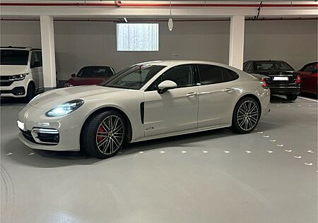 Porsche Panamera GTS