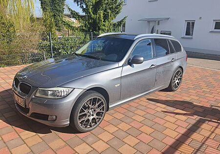 BMW 330d Touring Automatic - E91