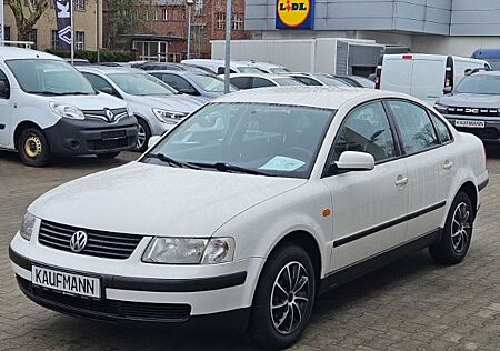 VW Passat Volkswagen 1,6 Klima el.SP Spieg. beheizbar teilb.Rü