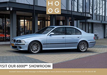 BMW M5 E39 4.9 V8