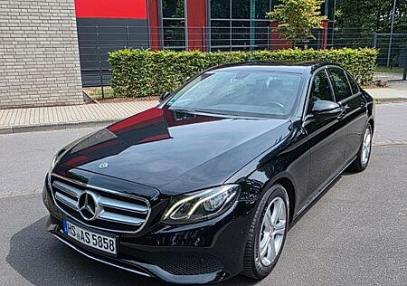 Mercedes-Benz E 200 E 200d AVANTGARDE AVANTGARDE LED Leder Kamera