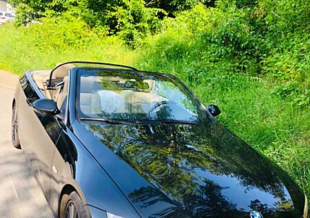 BMW 325i Cabrio -Vollleder TÜV neu, Alufelgen WR+SW