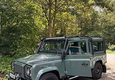 Land Rover Defender 110 TD4 Station Wagon SE cheswick green