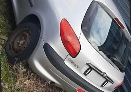 Peugeot 206 Baujahr 2001