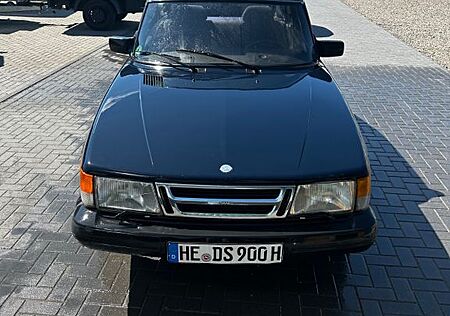 Saab 900