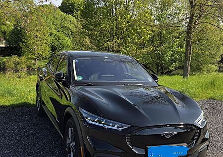 Ford Mustang Mach-E 75 kWh -