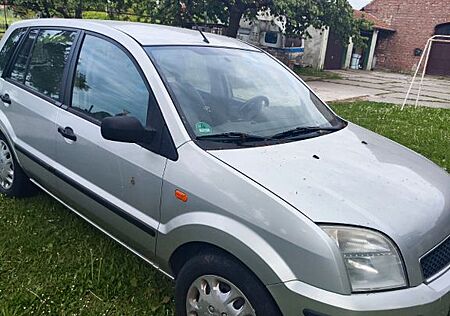 Ford Fusion 1,4 TDCi + +