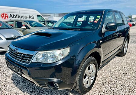Subaru Forester Active 4x4 / Tüv / AHK /Top Tustand
