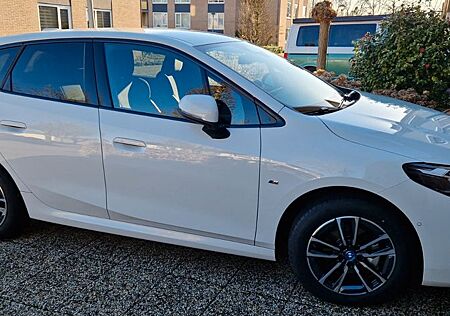 BMW 2er 225e xDrive Active Tourer M Sportpaket AHK