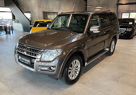 Mitsubishi Pajero 3.2 DI-D Plus AHK Kamera Teilleder Xenon