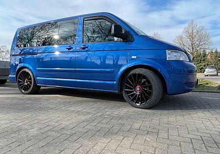 VW T5 Multivan Volkswagen Highline 2,5 TDI Xenon,StHz,Rfk,CarP