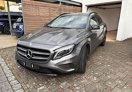 Mercedes-Benz GLA 220 CDI 4MATIC DCT AMG Line AMG Line