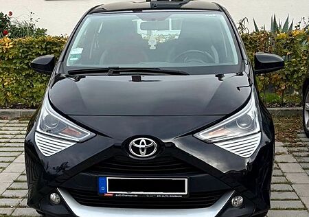 Toyota Aygo (X) Aygo (X) 1,0-l-VVT-i x-play club x-shift x-p...