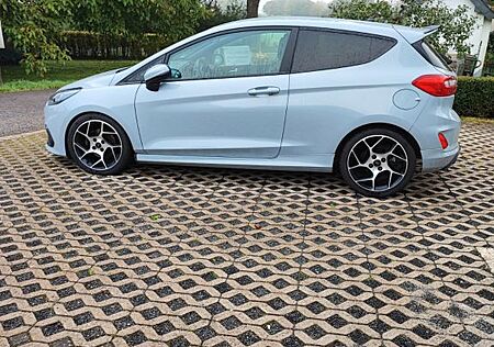 Ford Fiesta 1,5 EcoBoost ST mit Styling-Paket ST ...