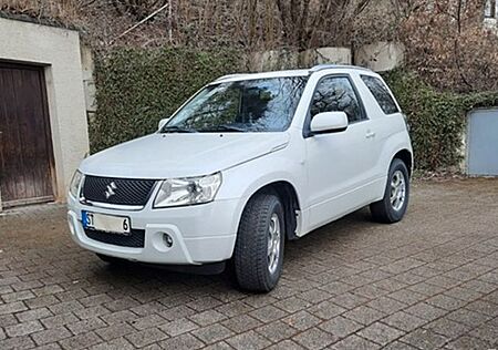 Suzuki Grand Vitara 1.6 Black and White Black and White
