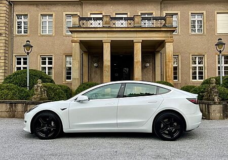 Tesla Model 3 Allradantrieb mit Dualmotor Long Ran...