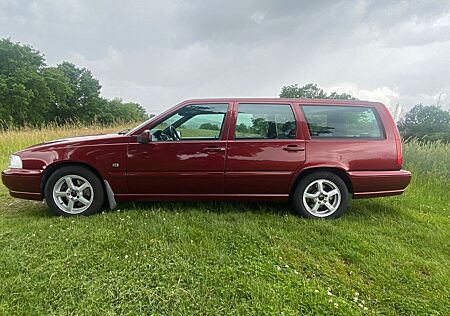 Volvo V70 2.5D -