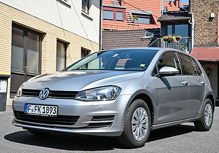 VW Golf Volkswagen 1.2 TSI 63kW BMT Trendline Trendline
