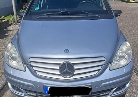 Mercedes-Benz B 200 Benzin, Automatik,Klima-Aut,8-Fach bereift