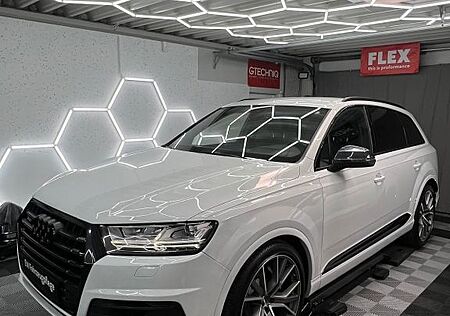 Audi SQ7 TDI Quattro 22Zoll/7 Sitze/AHK/StHzg/Bose/
