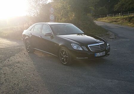 Mercedes-Benz E 220 CDI DPF BlueEFFICIENCY Automatik