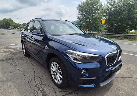 BMW X1 sDrive18i Autom. AHK Navi PDC Lordose TÜV NEU