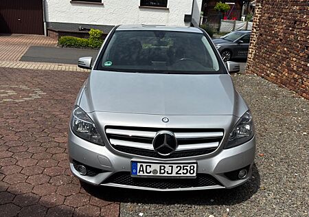 Mercedes-Benz A 180 -