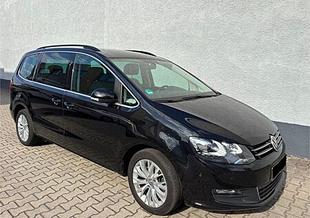 VW Sharan Volkswagen SharanComfortline 7-SITZE/BI-XENON/Kamera/AHK