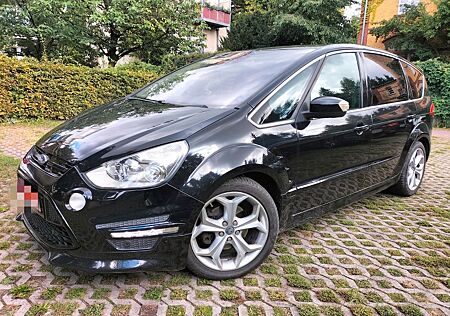 Ford S-Max 2,2 TDCi Titanium PANO/AHK/KAMERA