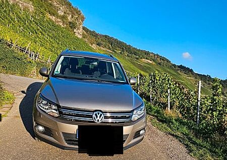 VW Tiguan Volkswagen 2.0 TDI SCR 4MOTION BMT Sport & Style...