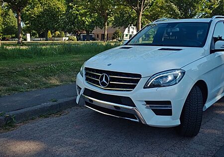 Mercedes-Benz ML 350 BlueTEC 4MATIC /Harman Kardon/AMG LINE