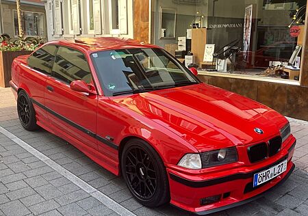 BMW 328i Coupé M3 Ausstattung