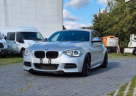 BMW M135i - 5 Türer Schalter Heckantrieb Xenon Navi