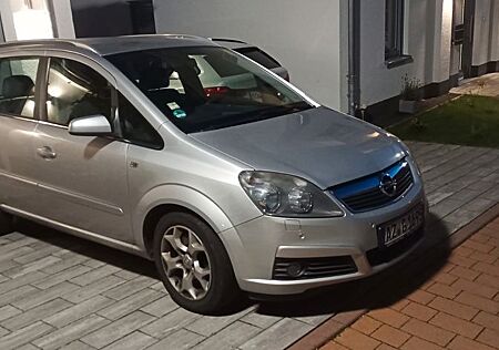 Opel Zafira 1.9 CDTI 110kW Cosmo Autom 7 Sitze AHK