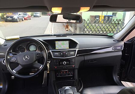 Mercedes-Benz E 300 CDI T BlueEFFICIENCY AVANTGARDE AVANTGARDE