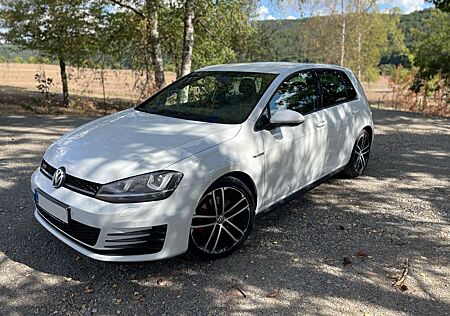 VW Golf Volkswagen 2.0 TDI BMT GTD