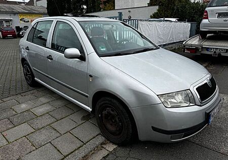 Skoda Fabia 1.4 16V Comfort*AHK*Schiebedach*Euro4*Serv