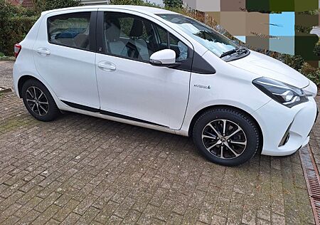 Toyota Yaris 1,5-l-VVT-i Hybrid CVT Team Deutschlan...
