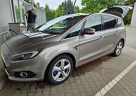 Ford S-Max 2,0 EcoBlue Bi-Turbo 177kW Vignale Aut...