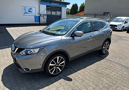 Nissan Qashqai Tekna PANO NAVI 360 KAMERA 1 HAND