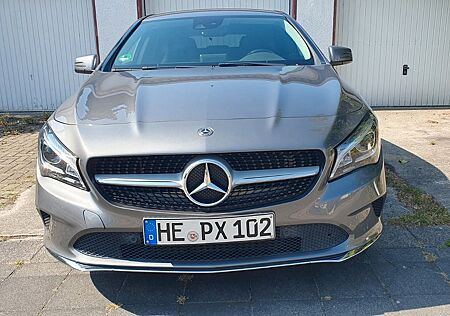 Mercedes-Benz CLA 180 Shooting Brake -