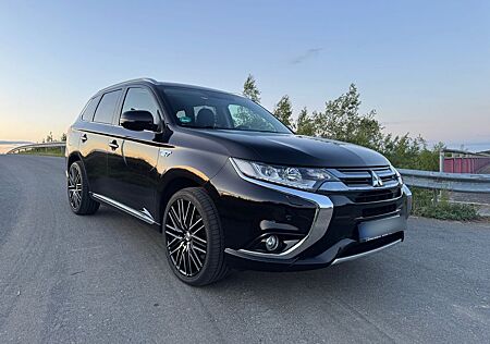Mitsubishi Plug in Hybrid Outlander Plug-in Hybrid Outlander 2.0 MIVEC PLUG-IN H...