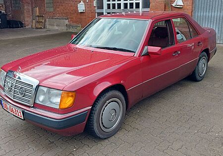 Mercedes-Benz E 200 aus 1-Hand!