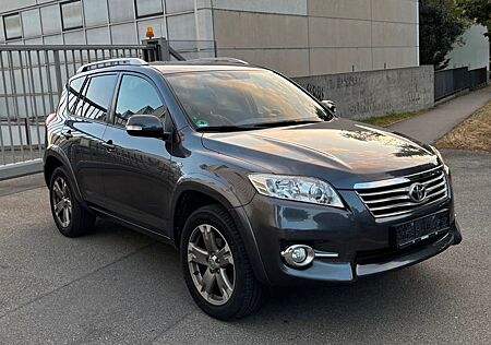 Toyota RAV 4 2,2-l-D-CAT 4x4 Executive Automatik Exe...