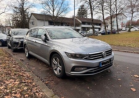 VW Passat Variant Volkswagen 2.0 TDI SCR DSG Elegance Vari...