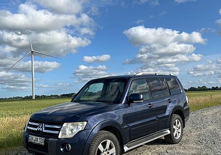 Mitsubishi Pajero 3,2 DI-D Intense Automatik Intense