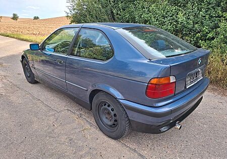 BMW 316i Coupe E36 Compact 8 Fach bereift