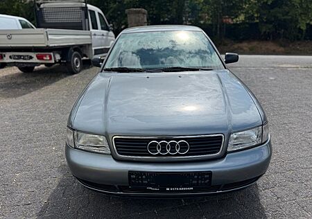 Audi A4 1.6* 1 HAND*