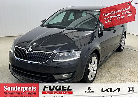 Skoda Octavia Combi 2.0 TDI Style DSG HU 08/2026 Xenon