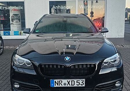 BMW 530d xDrive Touring A Luxury Line Luxury Line